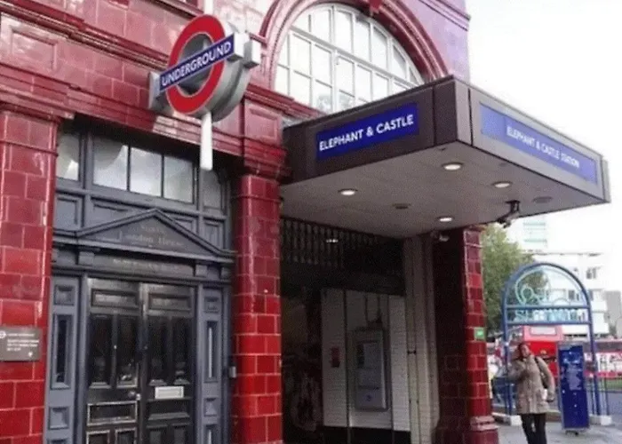 Aplacetostay Central London Apartment, Zone 1 Bond