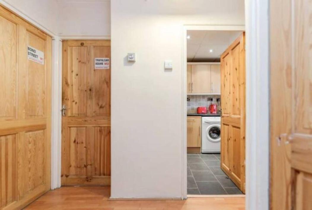 Séjour chez l'habitant Aplacetostay Apartment, Zone 1 Bond *